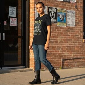 332 - 🏍️ Ladies Artwork T-Shirt